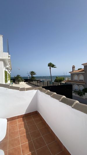 Image No.1-3 Bed Semi-Detached for sale