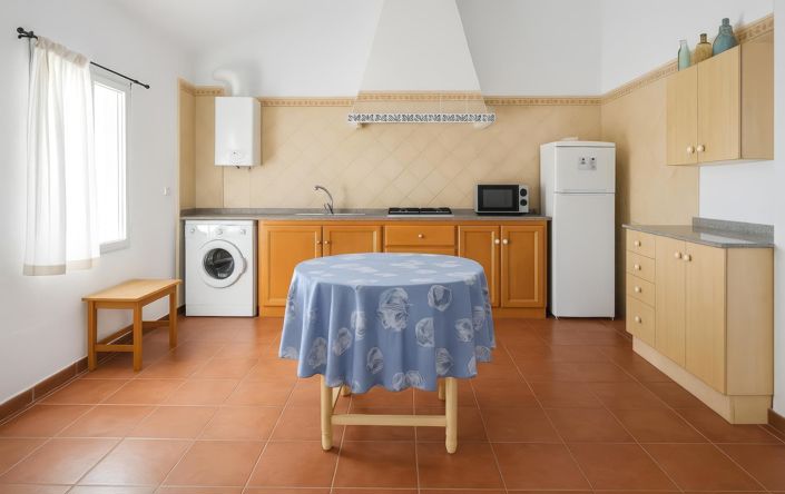 Image No.11-3 Bed House for sale