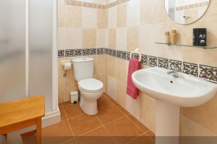 Image No.19-3 Bed House for sale