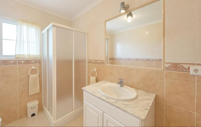 Image No.20-3 Bed House for sale