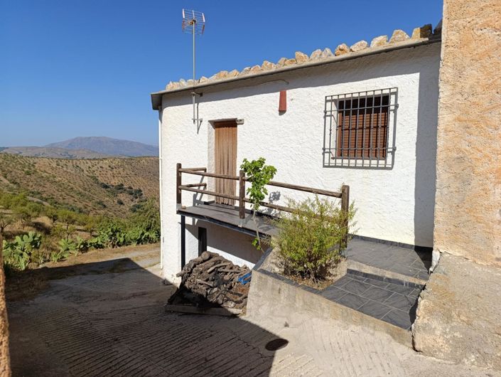 Image No.1-5 Bed Country House for sale