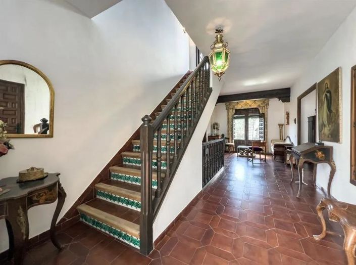 Image No.13-12 Bed House for sale