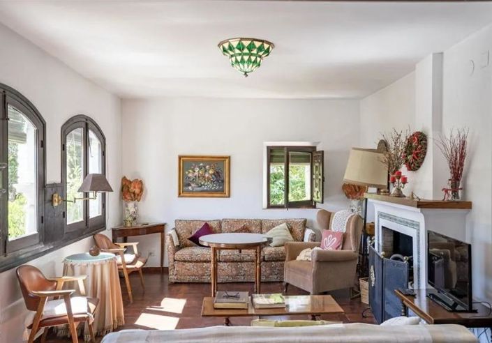 Image No.15-12 Bed House for sale