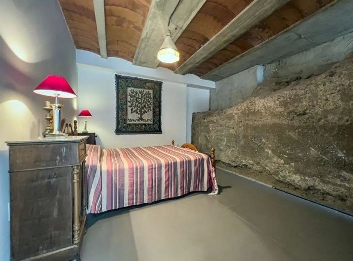 Image No.16-12 Bed House for sale