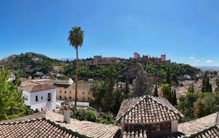 Image No.18-12 Bed House for sale