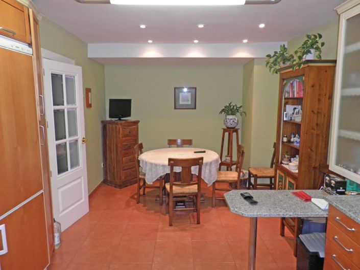 Image No.22-3 Bed Semi-Detached for sale