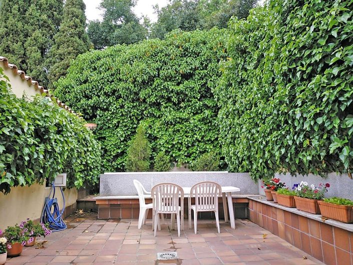 Image No.28-3 Bed Semi-Detached for sale