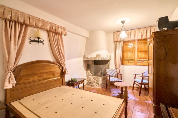 Image No.12-30 Bed Hotel for sale