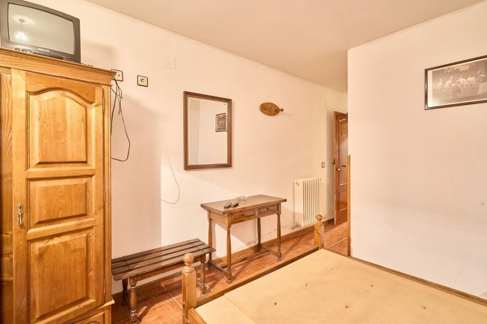 Image No.13-30 Bed Hotel for sale