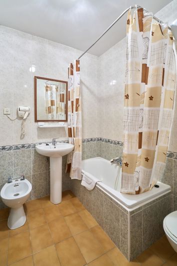 Image No.18-30 Bed Hotel for sale