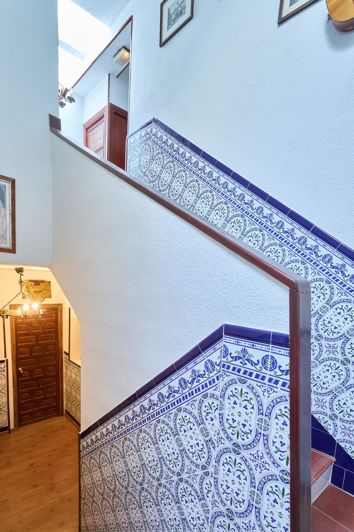 Image No.19-30 Bed Hotel for sale