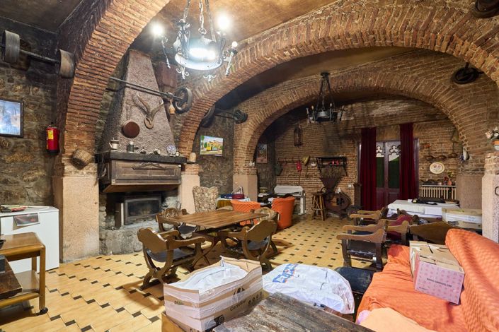 Image No.5-30 Bed Hotel for sale