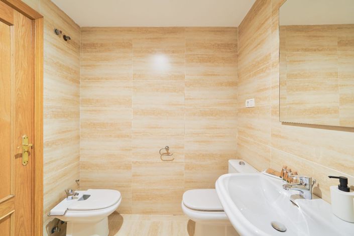 Image No.17-2 Bed Flat for sale