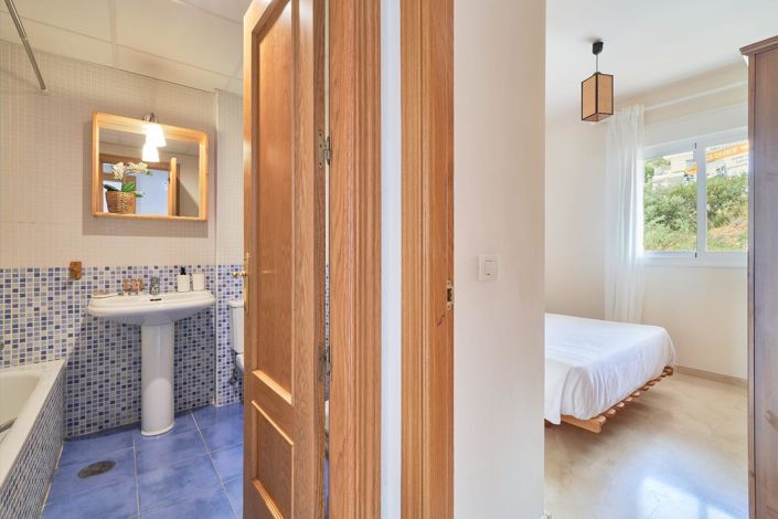 Image No.19-2 Bed Flat for sale