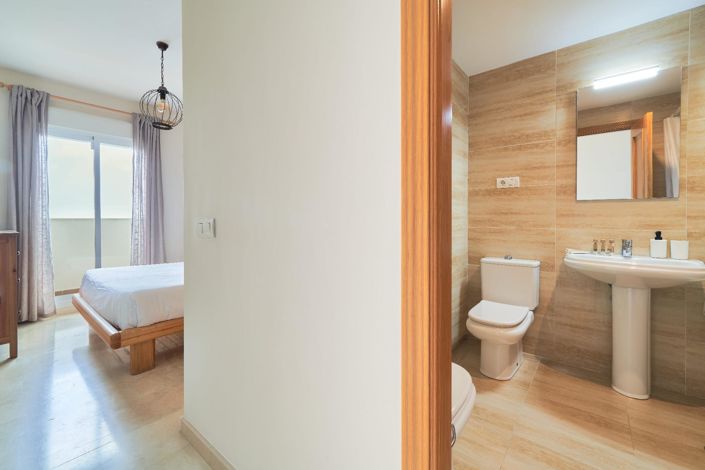 Image No.20-2 Bed Flat for sale