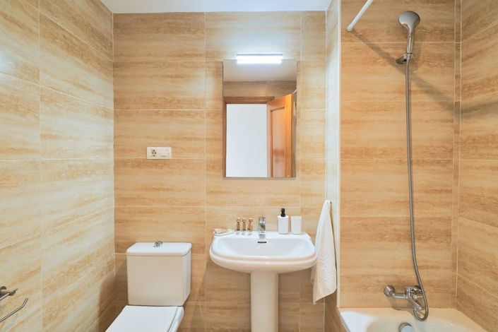 Image No.22-2 Bed Flat for sale