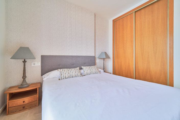 Image No.24-2 Bed Flat for sale