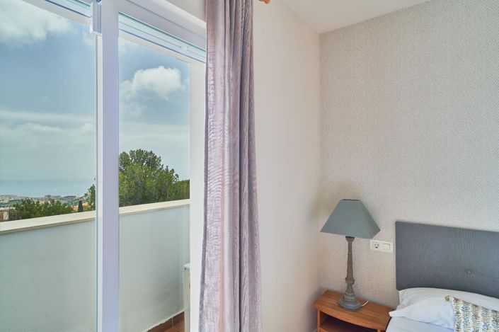 Image No.25-2 Bed Flat for sale