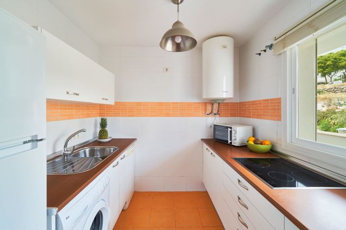 Image No.39-2 Bed Flat for sale