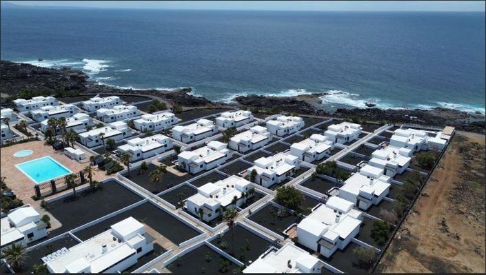 Image No.1-2 Bed Villa for sale