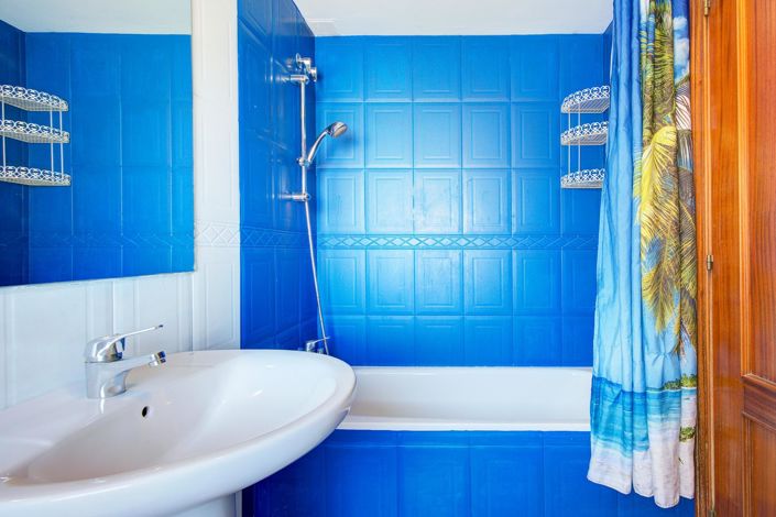 Image No.17-4 Bed Property for sale