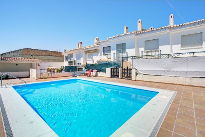 Image No.2-4 Bed Property for sale