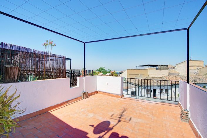 Image No.21-4 Bed Property for sale