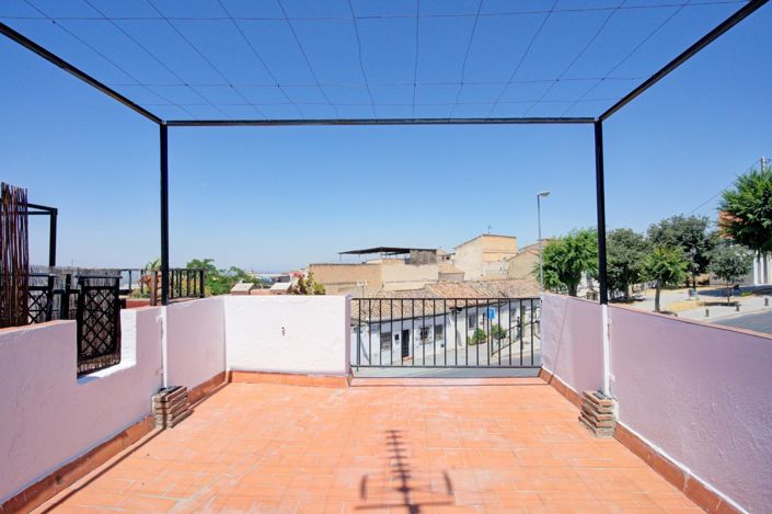 Image No.22-4 Bed Property for sale