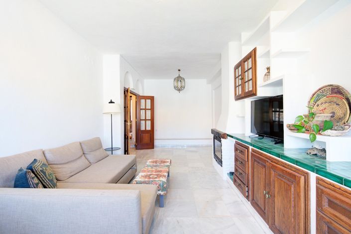 Image No.5-4 Bed Property for sale