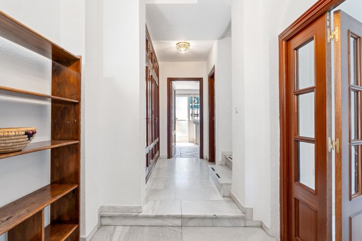 Image No.7-4 Bed Property for sale