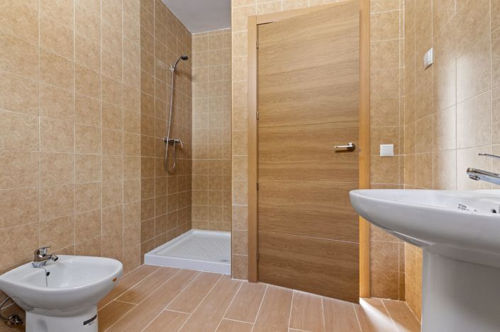 Image No.16-4 Bed Duplex for sale