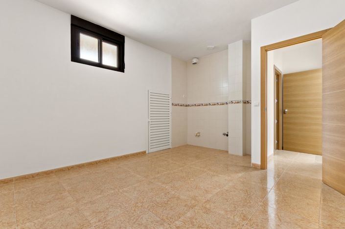 Image No.17-4 Bed Duplex for sale