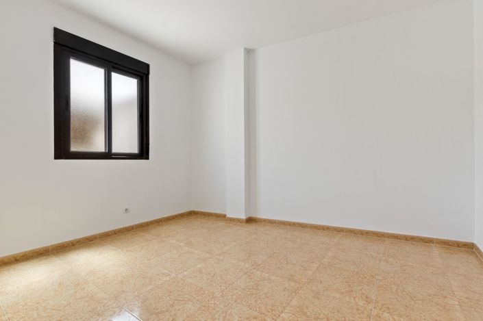 Image No.20-4 Bed Duplex for sale