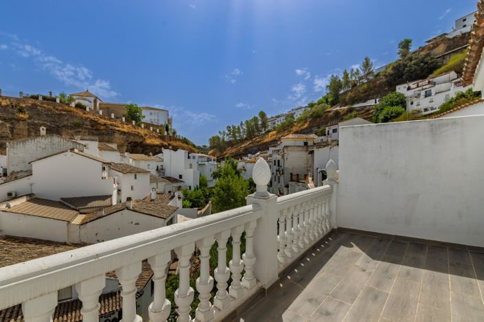 Image No.22-4 Bed Duplex for sale