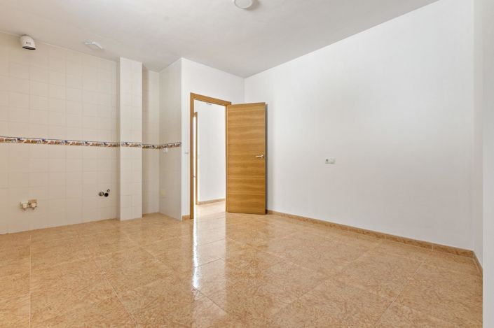 Image No.10-4 Bed Duplex for sale