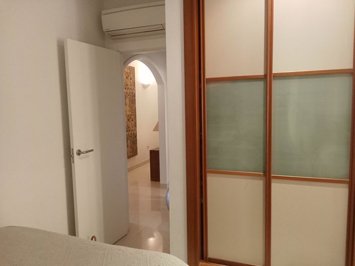 Image No.29-3 Bed Flat for sale