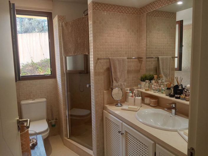 Image No.37-3 Bed Flat for sale