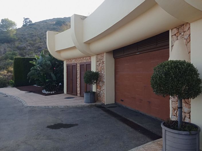 Image No.42-3 Bed Flat for sale