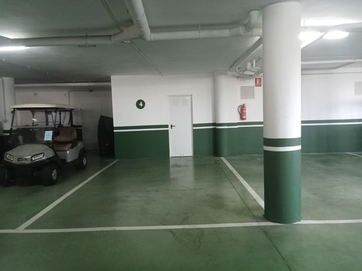 Image No.43-3 Bed Flat for sale