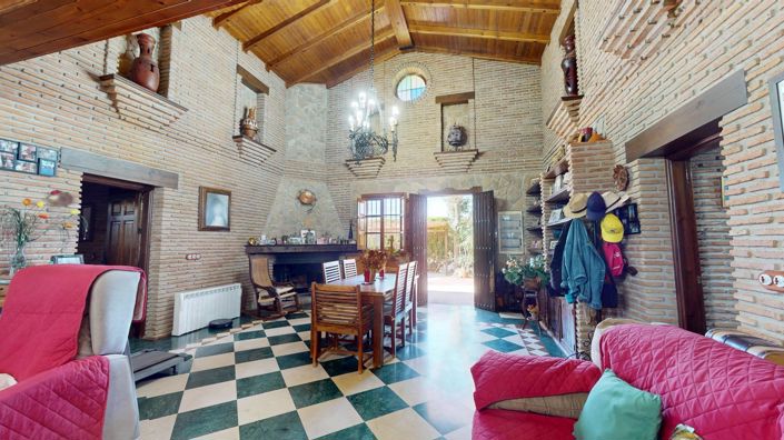 Image No.2-3 Bed Villa for sale