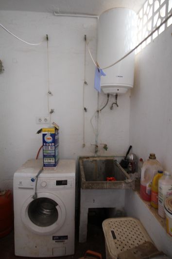 Image No.10-4 Bed House for sale