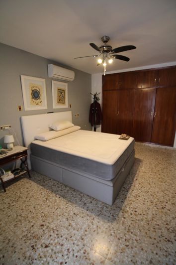 Image No.18-4 Bed House for sale