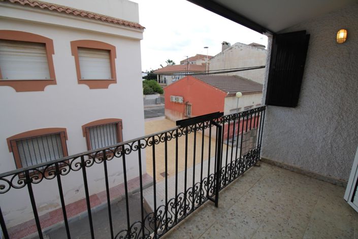 Image No.24-4 Bed House for sale