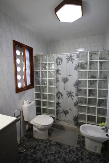 Image No.25-4 Bed House for sale