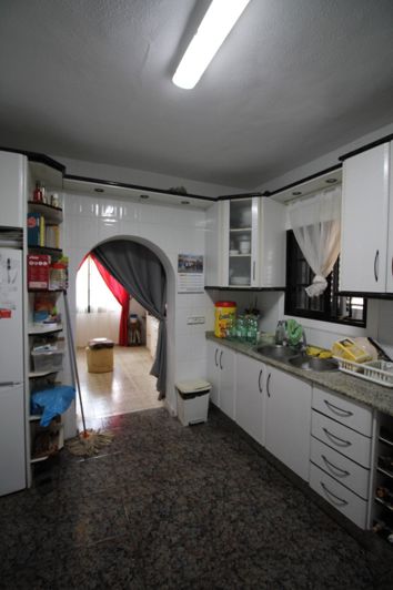 Image No.7-4 Bed House for sale