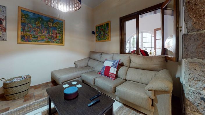 Image No.12-4 Bed House for sale