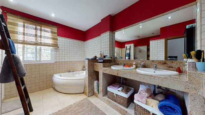 Image No.22-4 Bed House for sale