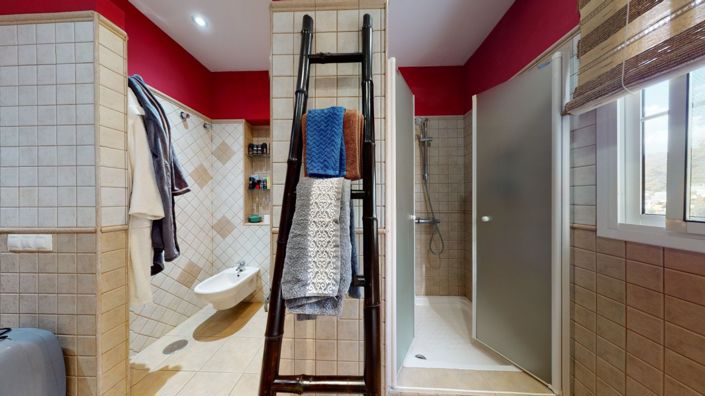 Image No.23-4 Bed House for sale