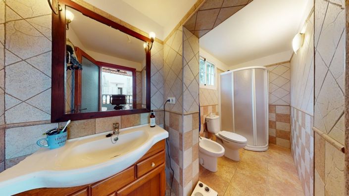 Image No.26-4 Bed House for sale