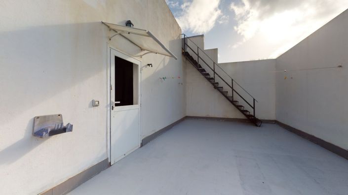 Image No.31-4 Bed House for sale